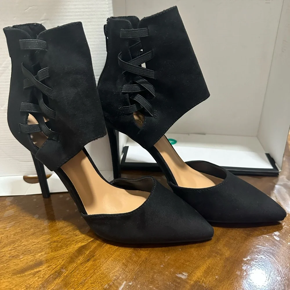 Maxi black dress size M - fashion nova . Bundle ( dress , shoes and a necklace- - Picture 5 of 8